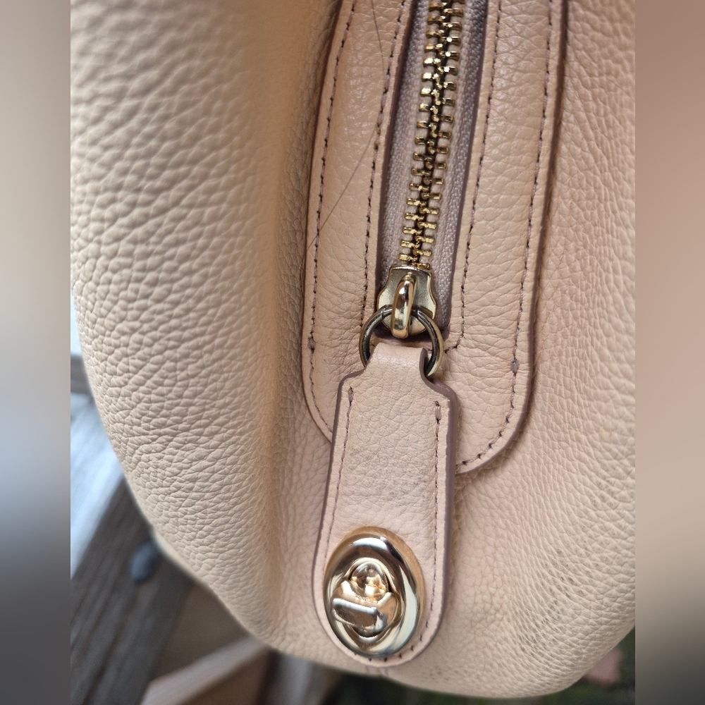 COACH EDIE PEBBLED LEATHER STAGECOACH EMBOSSED SHOULDER BAG - Picture 15 of 16